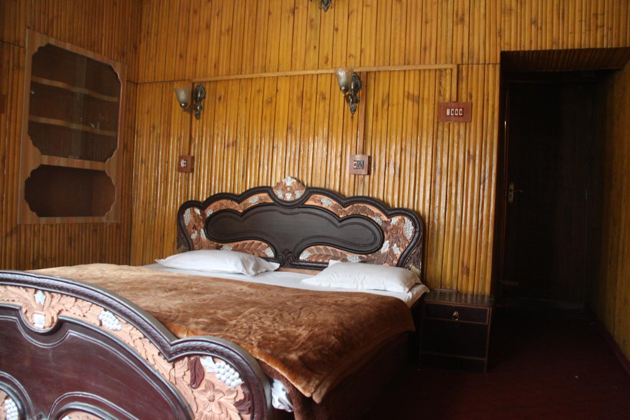 Butterfly Hotell Srīnagar Eksteriør bilde